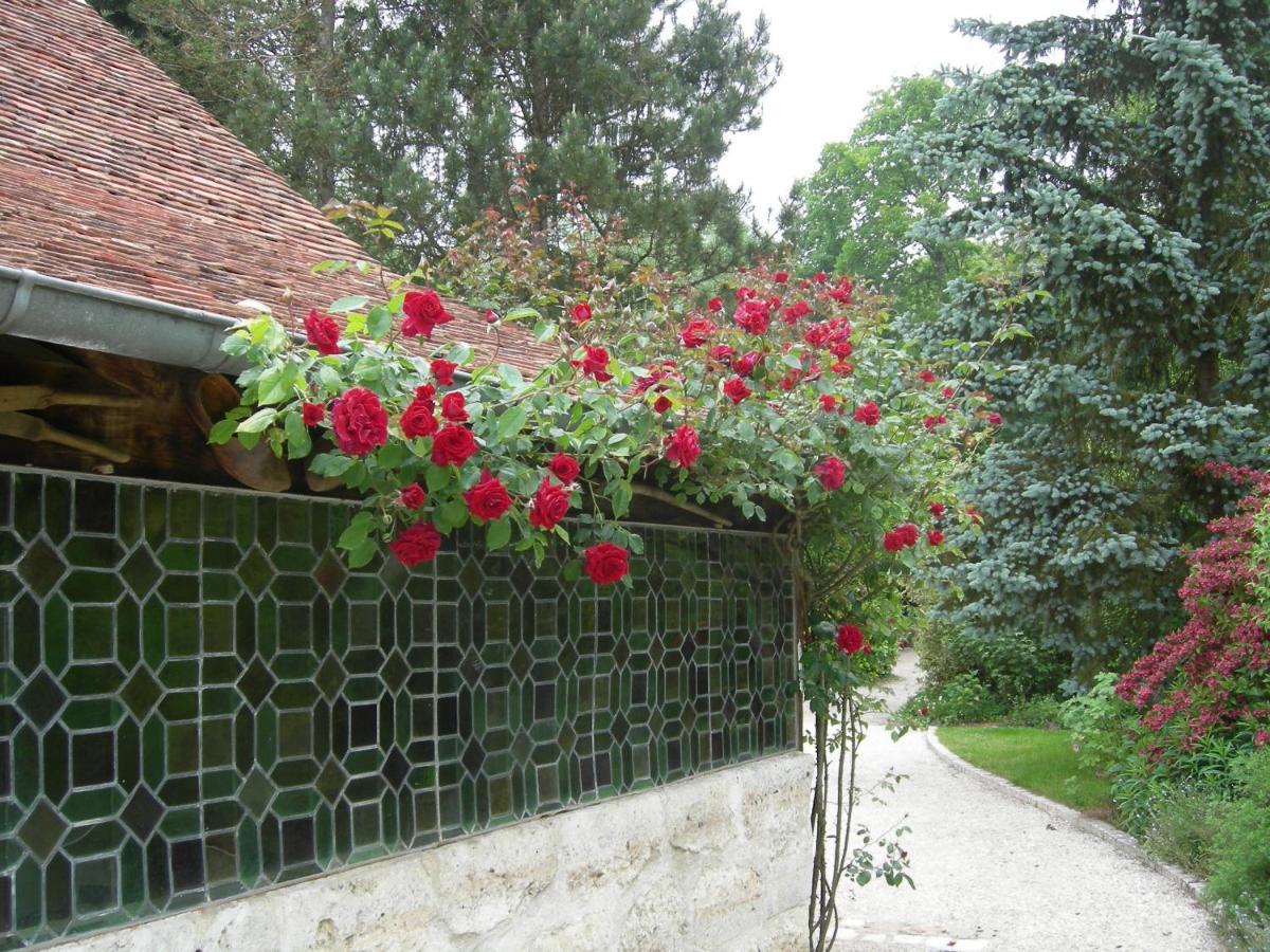 La Petite Marguerite Bed & Breakfast Chitenay Exterior photo